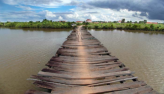 'Wooden Bridge' by Asienreisender